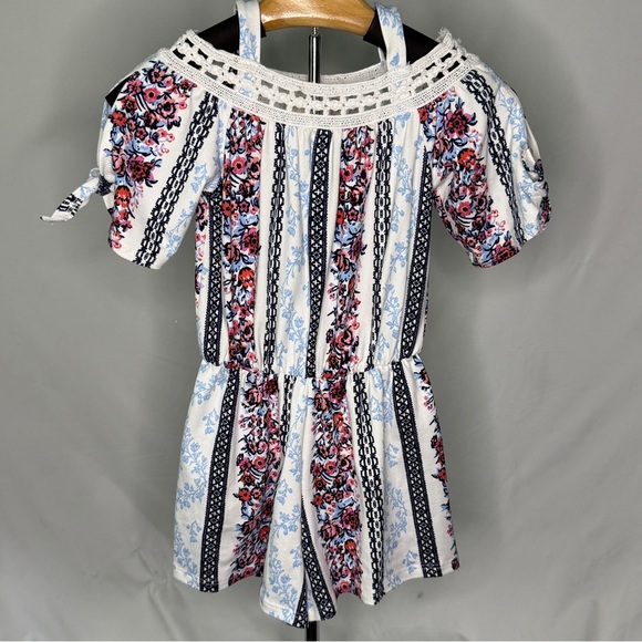 Adorable girls romper size 4 - Picture 5 of 7